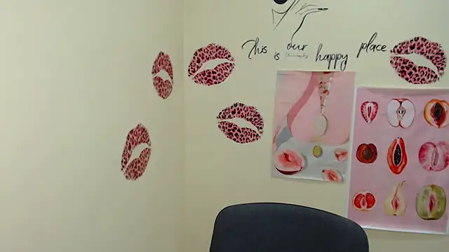 Snapshot of MademoiselleCl chatting on 02.02.25 MademoiselleCl online show from 02.02.25