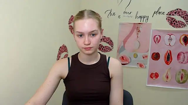 Snapshot of MademoiselleCl chatting on 02.07.25 MademoiselleCl online show from 02.07.25