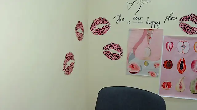 Snapshot of MademoiselleCl chatting on 02.08.25 MademoiselleCl online show from 02.08.25