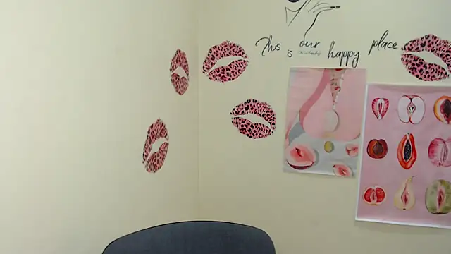 Snapshot of MademoiselleCl chatting on 02.09.25 MademoiselleCl online show from 02.09.25