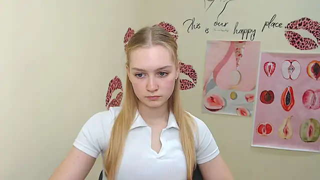 Snapshot of MademoiselleCl chatting on 02.27.25 MademoiselleCl online show from 02.27.25