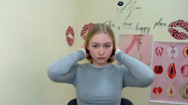 Snapshot of MademoiselleCl chatting on 03.04.25 MademoiselleCl online show from 03.04.25