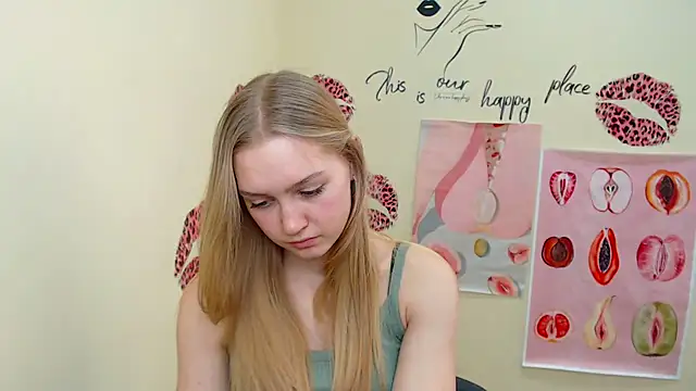 Snapshot of MademoiselleCl chatting on 03.05.25 MademoiselleCl online show from 03.05.25