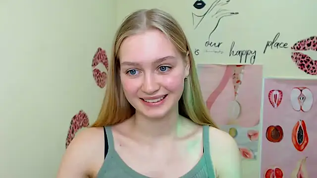 Snapshot of MademoiselleCl chatting on 03.05.25 MademoiselleCl online show from 03.05.25