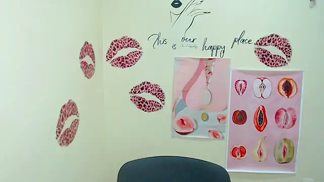 Snapshot of MademoiselleCl chatting on 03.15.25 MademoiselleCl online show from 03.15.25