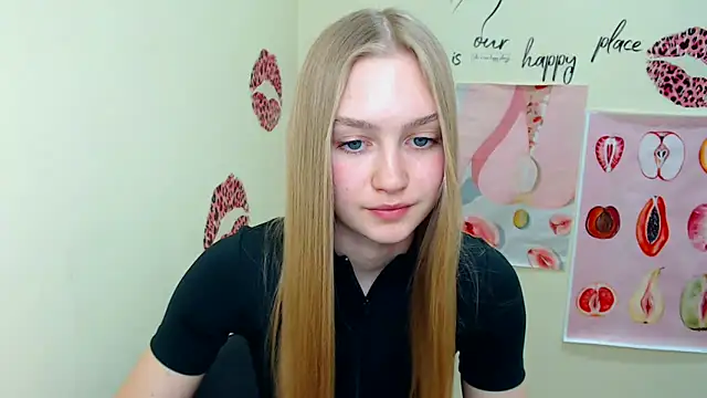 Snapshot of MademoiselleCl chatting on 03.15.25 MademoiselleCl online show from 03.15.25