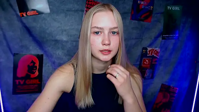 Snapshot of MademoiselleCl chatting on 09.26.25 MademoiselleCl online show from 09.26.25