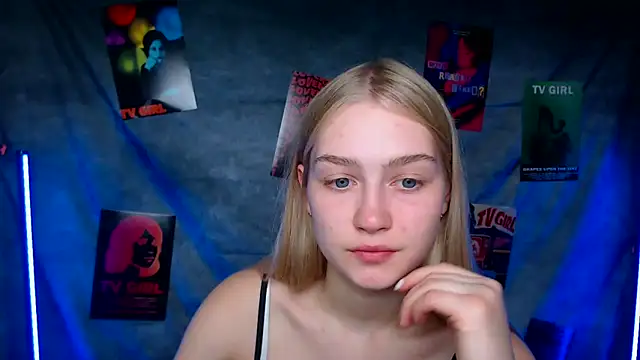 Snapshot of MademoiselleCl chatting on 09.28.25 MademoiselleCl online show from 09.28.25