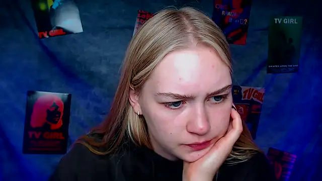 Snapshot of MademoiselleCl chatting on 09.30.25 MademoiselleCl online show from 09.30.25