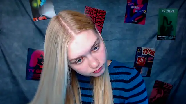 Snapshot of MademoiselleCl chatting on 10.14.25 MademoiselleCl online show from 10.14.25