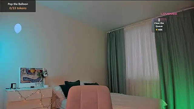 Oh My Dianee online show from 01.04.25