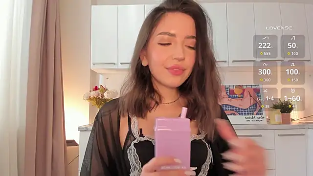 Oh My Dianee online show from 09.10.25