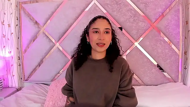  lanna jhonson  online show from 01.13.25