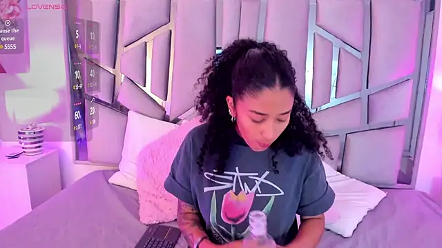  lanna jhonson  online show from 01.17.25