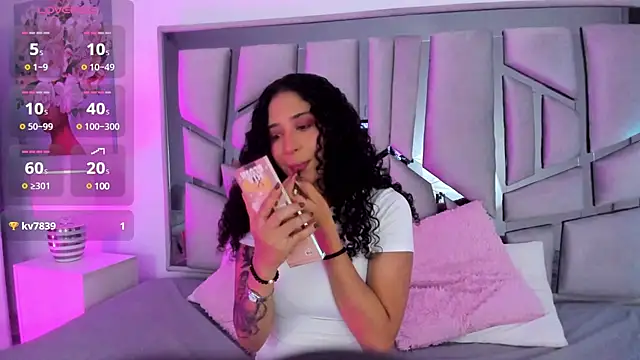  lanna jhonson  online show from 02.07.25