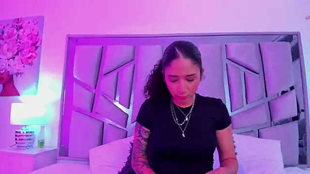  lanna jhonson  online show from 03.22.25