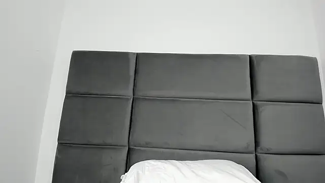 Snapshot of Lizz_Luna chatting on 11.26.25 Lizz Luna online show from 11.26.25