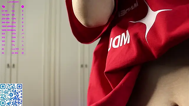 Snapshot of Weeedli chatting on 03.07.25 Weeedli online show from 03.07.25