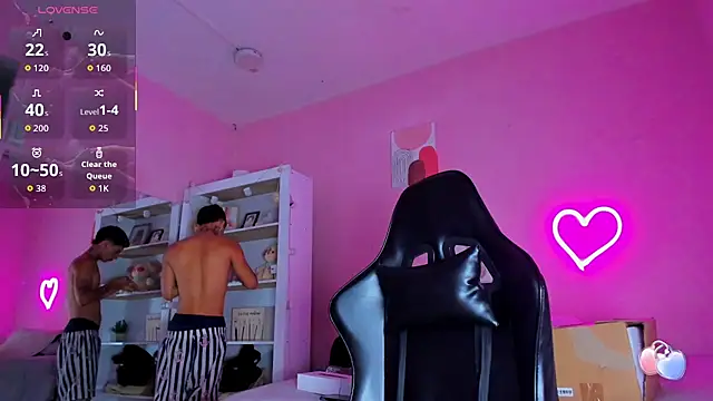 Ian Castillo  online show from 09.15.25