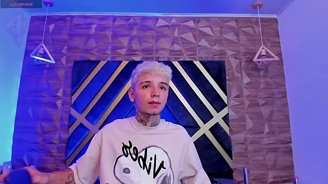 Ian Castillo  online show from 02.03.26