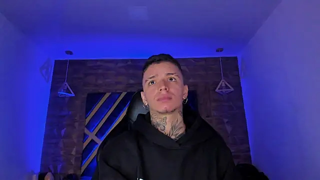 Ian Castillo  online show from 04.14.26