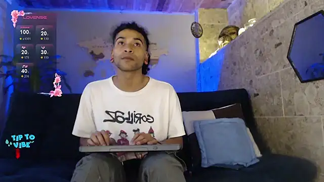 Snapshot of Aaron_Jassell1 chatting on 12.24.24 Aaron Jassell1 online show from 12.24.24