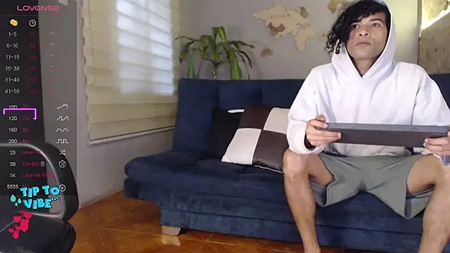 Snapshot of Aaron_Jassell1 chatting on 02.15.25 Aaron Jassell1 online show from 02.15.25