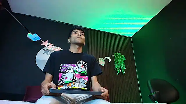 Snapshot of Aaron_Jassell1 chatting on 10.28.25 Aaron Jassell1 online show from 10.28.25