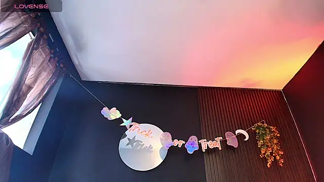 Snapshot of Aaron_Jassell1 chatting on 10.28.25 Aaron Jassell1 online show from 10.28.25