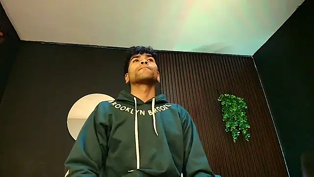 Snapshot of Aaron_Jassell1 chatting on 11.15.25 Aaron Jassell1 online show from 11.15.25