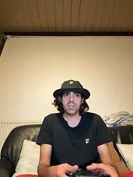 Snapshot of wolfwhite95 chatting on 10.12.25 wolfwhite95 online show from 10.12.25