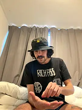 Snapshot of wolfwhite95 chatting on 11.11.25 wolfwhite95 online show from 11.11.25