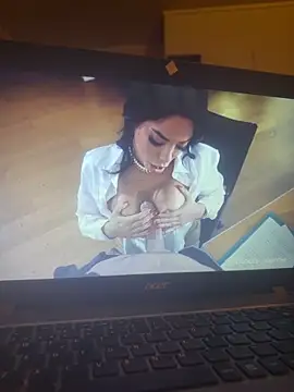 Snapshot of wolfwhite95 chatting on 02.12.26 wolfwhite95 online show from 02.12.26