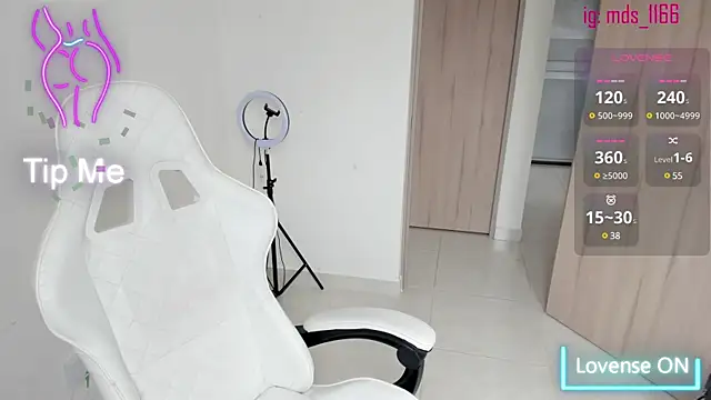 Mia adams66 online show from 01.28.25