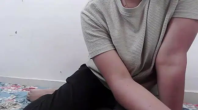 Snapshot of ANANYA-TIWARI chatting on 02.05.25 ANANYA-TIWARI online show from 02.05.25