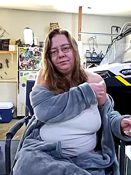 Snapshot of MsShelby40 chatting on 12.06.24 MsShelby40 online show from 12.06.24