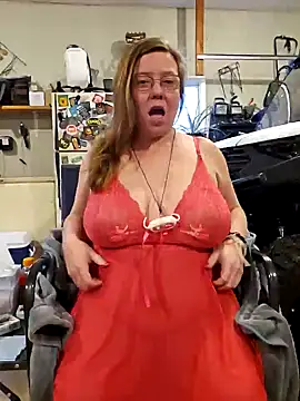 Snapshot of MsShelby40 chatting on 02.12.25 MsShelby40 online show from 02.12.25