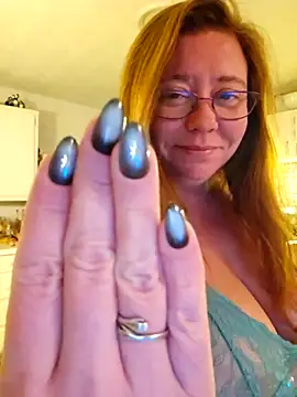 Snapshot of MsShelby40 chatting on 11.06.25 MsShelby40 online show from 11.06.25