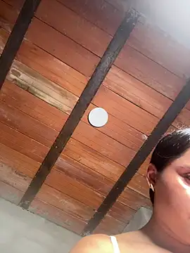 Snapshot of MollySanders___ chatting on 07.18.26 MollySanders online show from 07.18.26