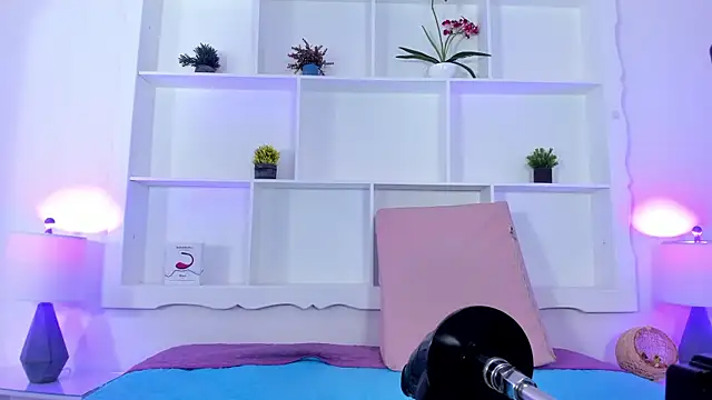 Jenifer Diaz online show from 01.14.25