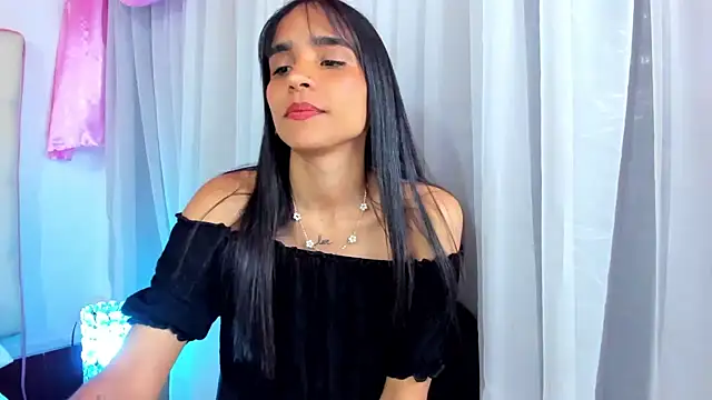 Snapshot of sophie_pariss chatting on 02.15.25 sophie pariss online show from 02.15.25