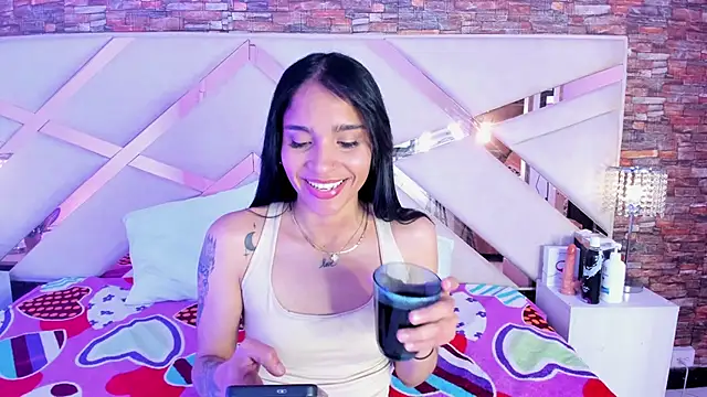 Snapshot of sophie_pariss chatting on 11.06.25 sophie pariss online show from 11.06.25