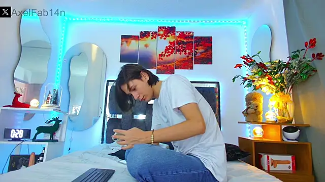 Snapshot of Alex_and_Fabian chatting on 01.14.25 Alex and Fabian online show from 01.14.25