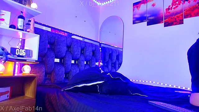 Snapshot of Alex_and_Fabian chatting on 11.15.25 Alex and Fabian online show from 11.15.25