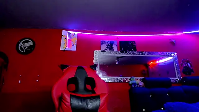 Snapshot of AnggelONfiree chatting on 01.19.25 AnggelONfiree online show from 01.19.25