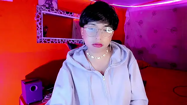 Snapshot of AnggelONfiree chatting on 10.08.25 AnggelONfiree online show from 10.08.25