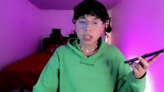 Snapshot of AnggelONfiree chatting on 11.10.25 AnggelONfiree online show from 11.10.25