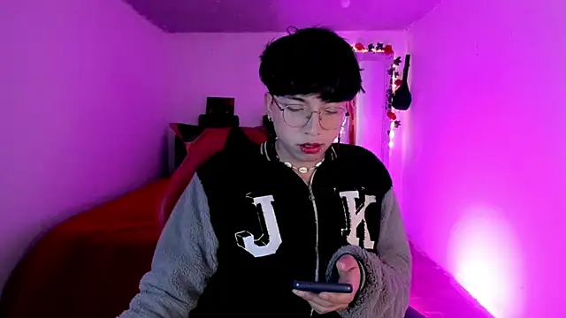 Snapshot of AnggelONfiree chatting on 11.12.25 AnggelONfiree online show from 11.12.25