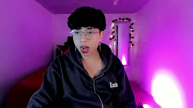 Snapshot of AnggelONfiree chatting on 12.03.25 AnggelONfiree online show from 12.03.25