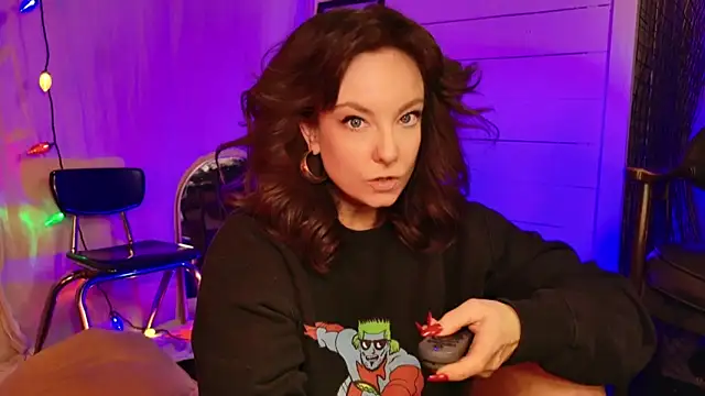 Snapshot of Evagirl88 chatting on 12.24.24 Evagirl88 online show from 12.24.24